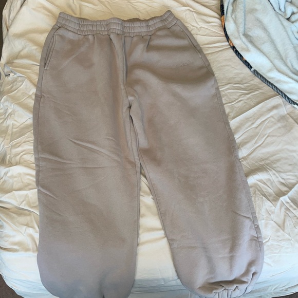 Comfrt Hoodie & Sweatpants Set - Color: Bark - Picture 6 of 7